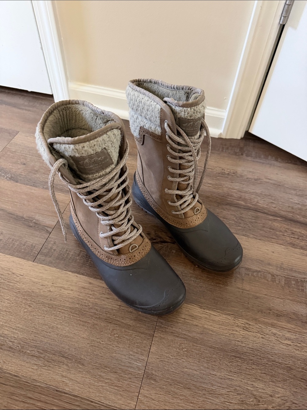 Women's North Face Lace-Up Winter Boots